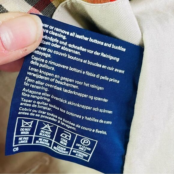 Vintage Burberrys of London Tan Trench Coat - Size XL. - Picture 13 of 14